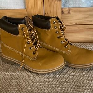 UNIONBAY Women's Tan Lace-Up Boots